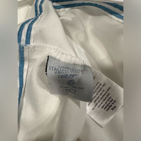 Four piece white and blue stripe king size sheet set - Picture 8 of 8